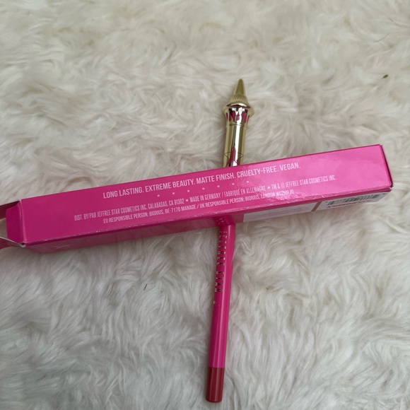 JEFFREE STAR COSMETICS
Velour Lip Liner - Picture 6 of 8